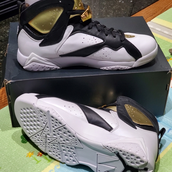 Shoes - Picture 10 of 13